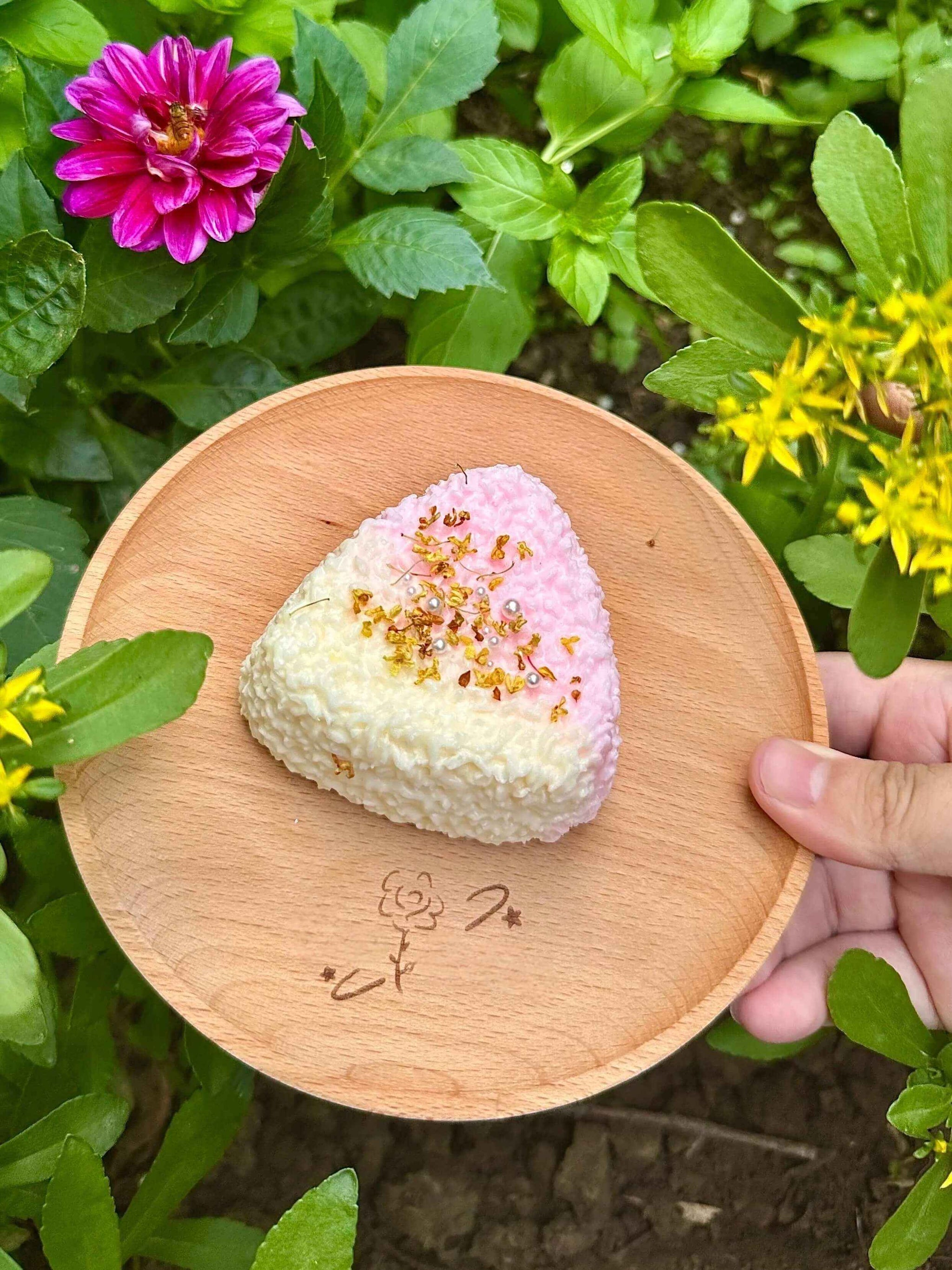 Osmanthus Rice Ball Squishy : Sweet Floral Relief
